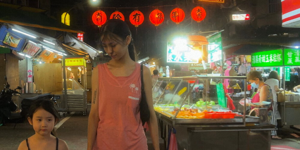 LEFT-HANDED GIRL - 22Y07M27_Still003